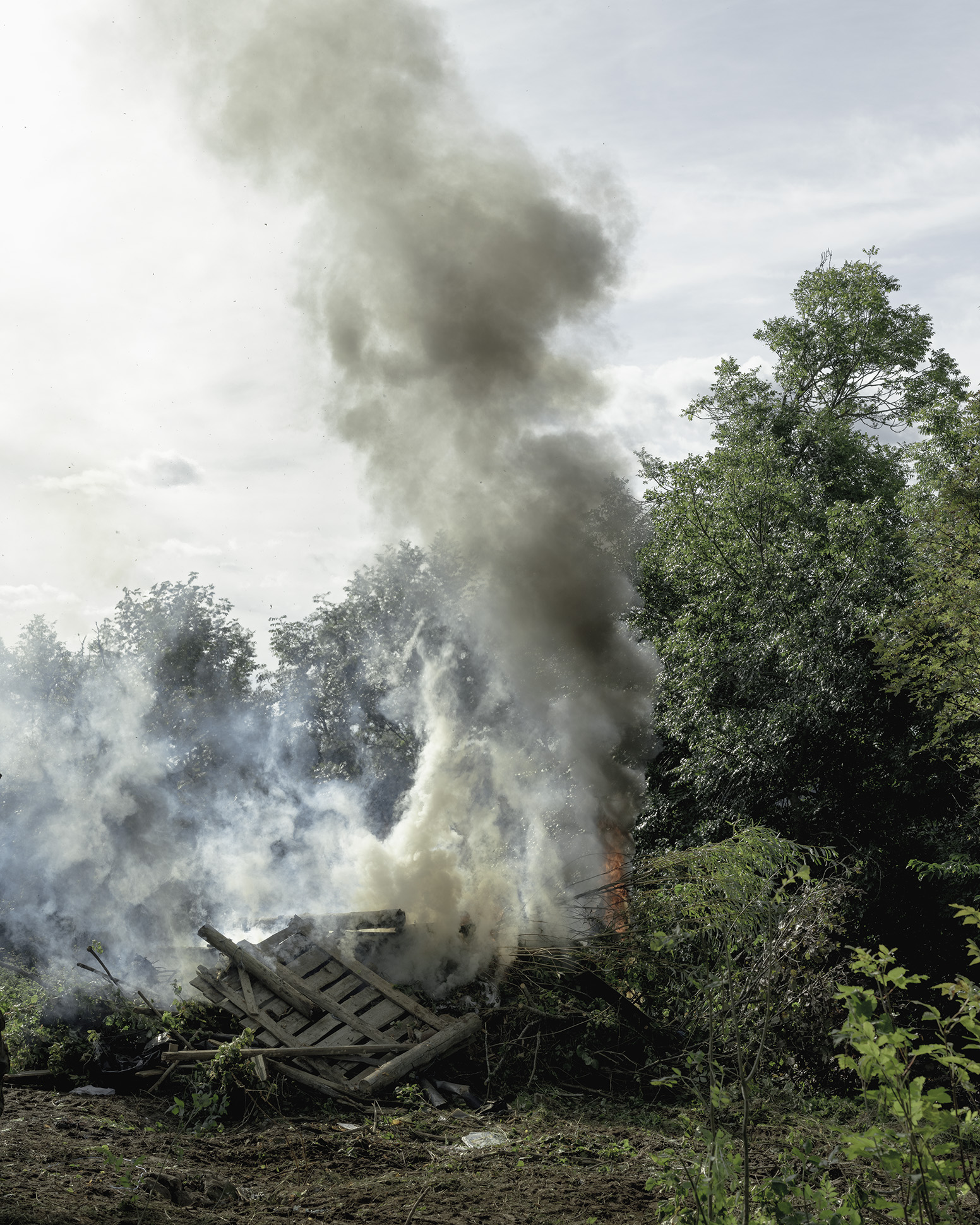 La fumée, 2021. Tirage pigmentaire 50 x 62,5cm /  19,7 X 24,60 inches